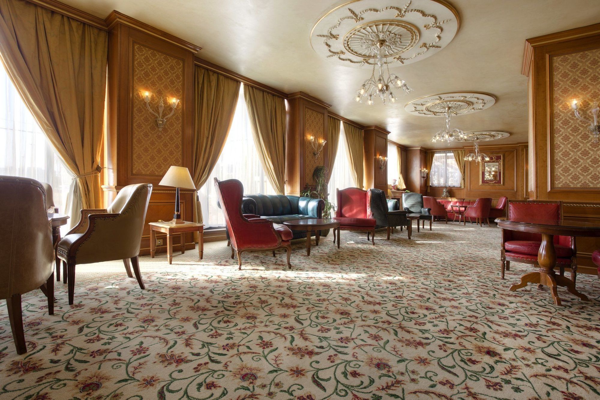 Regency Palace Hotel
